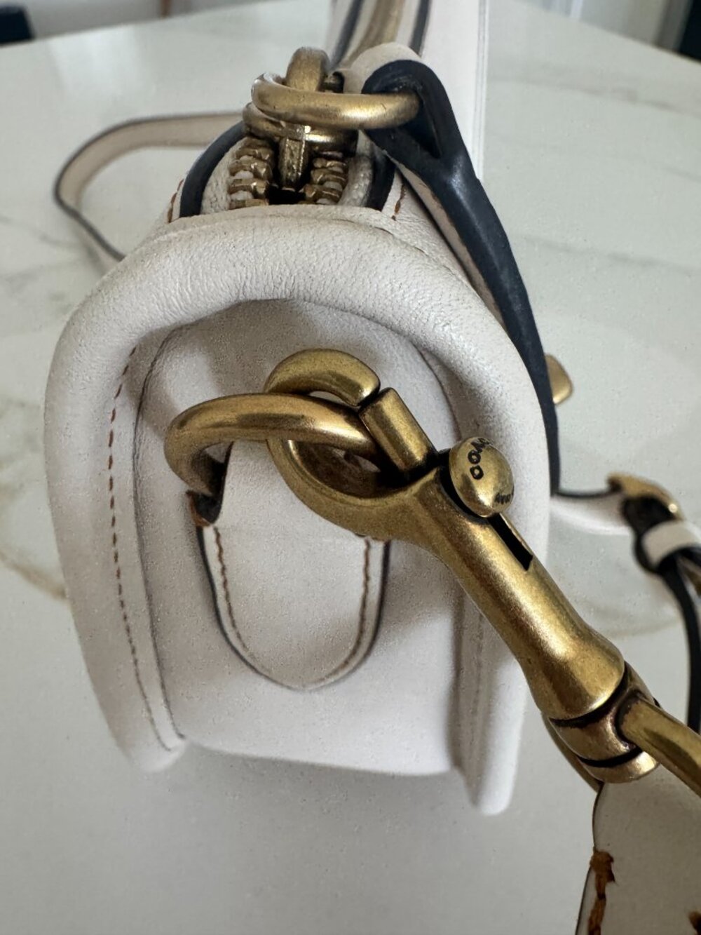 Coach Swinger Handbag - Picture 5 of 9